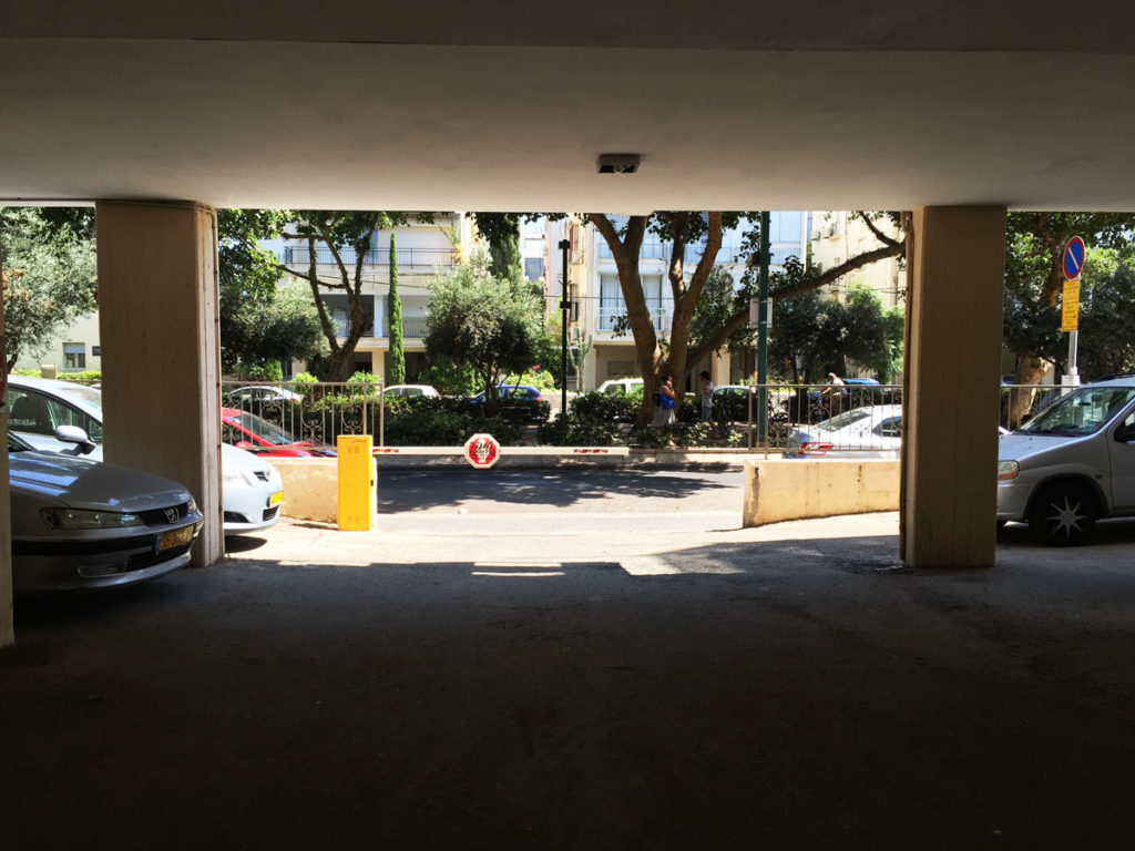 Private parking in an apartment building in Central Tel Aviv. A true Tel Aviv asset. Photo by Su Casa Tel Aviv Real Estate. All Rights Reserved. 